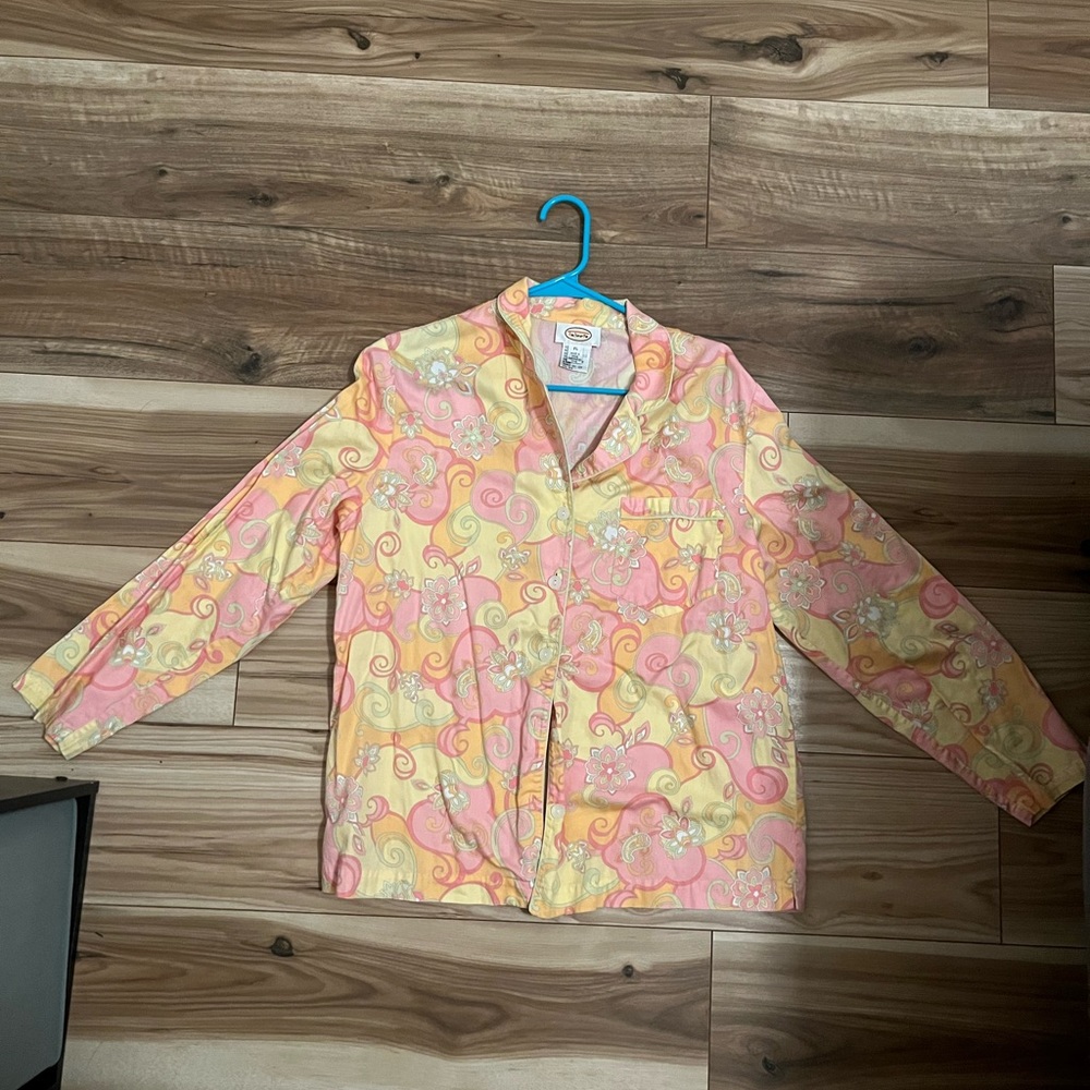 Cute and colorful long sleeve shirt with pocket, comfy can dress up or down